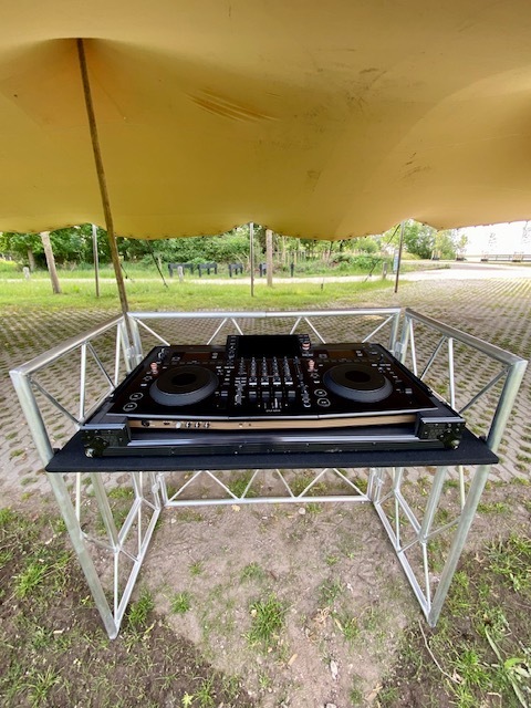 Tailored_transport._Sleek_setup..jpg