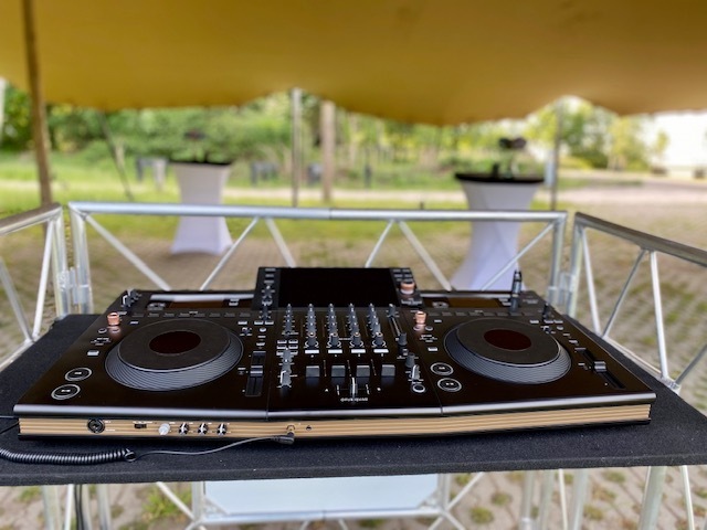 Pioneer_Opus_Quad_DJ_controller.jpg